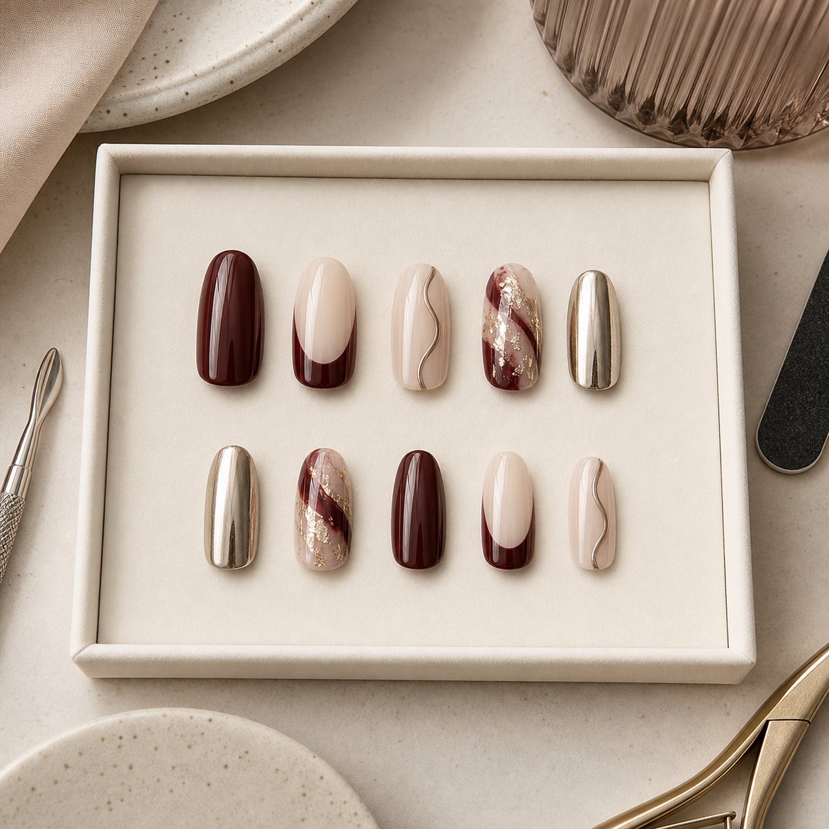 Set signature bordeaux et nude.